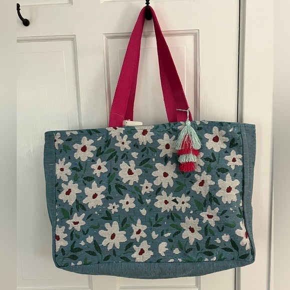 Mabelle NWT Daisy Embroidered Large Tote Bag Beach Bag Hot Pink Cottagecore - Picture 1 of 12